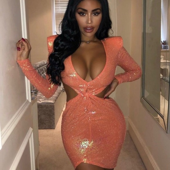 Fashion nova best angels cut out mini dress 🏵 - Picture 5 of 7